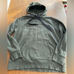 UnderArmour Women’s dark Olive Green Hoodie w/front kangaroo pocket. Medium.